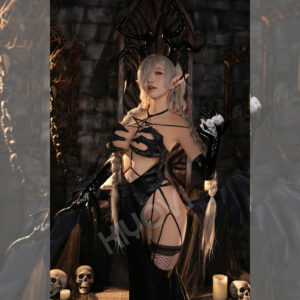 Azur Lane IJN Owari cosplay: hollowed-back dress, devil horns, bendable wire wings, chest claw props, leather whip and EVA back decoration