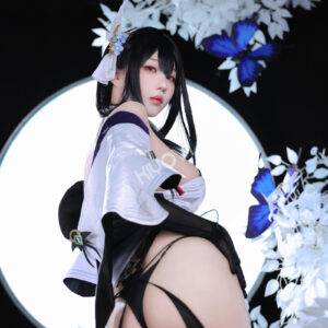 Azur Lane Zhen Hai cosplay: black lace lingerie, high-slit cheongsam skirt, laser-engraved EVA accessories and traditional Chinese elements